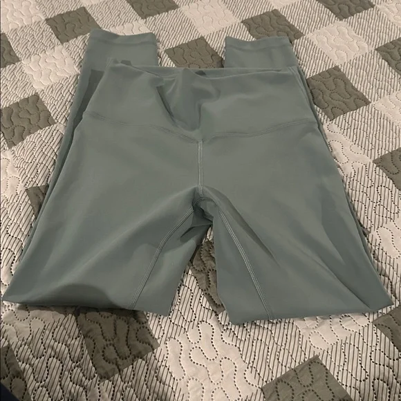 Lululemon sage green leggings - Picture 3 of 5